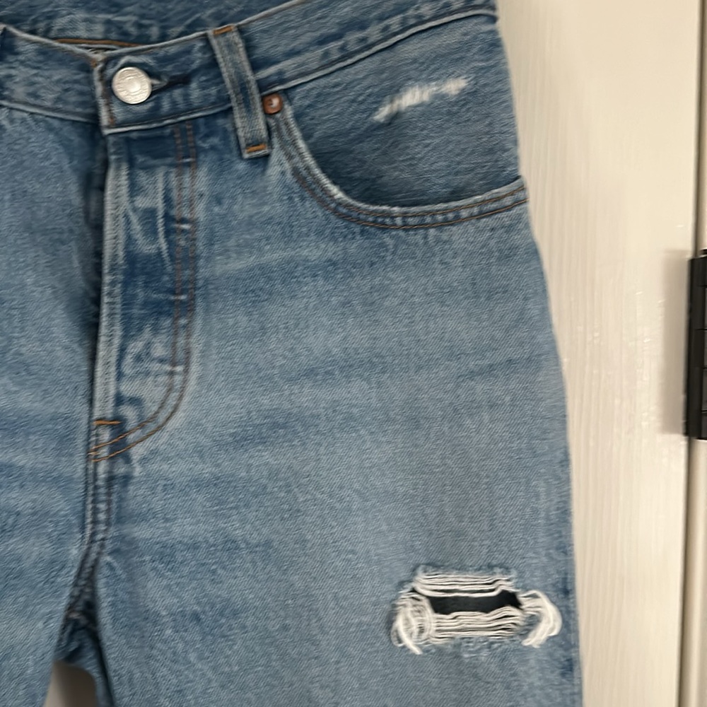 Levi's® Premium 501® ORIGINAL CROPPED WEDGIE STRAIGHT FIT WOMEN'S JEANS size 27 - Picture 2 of 10